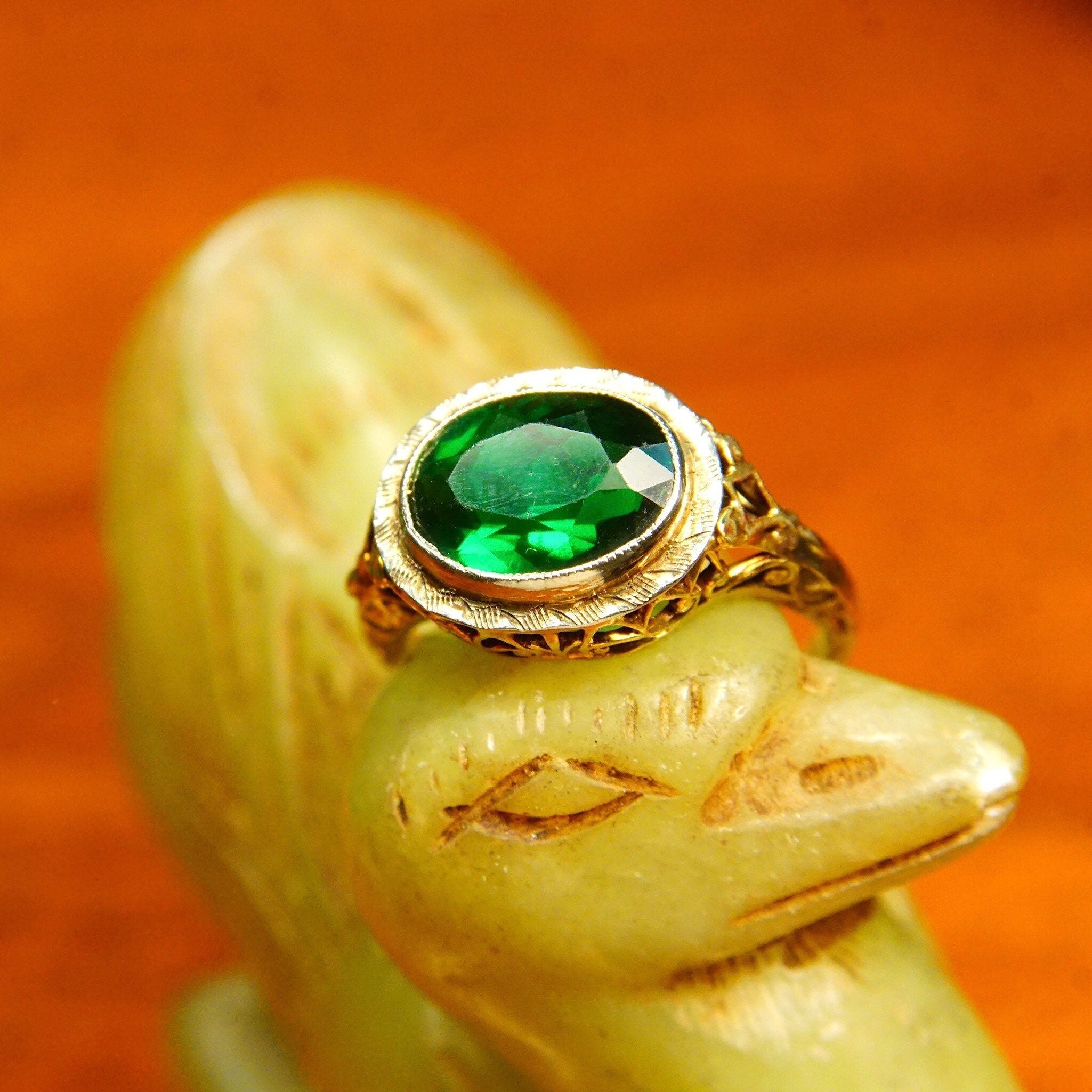 Vintage Art Deco 14K Gold Chrome Tourmaline Cocktail Ring, Yellow Gold Filigree, White Gold Bezel Setting, Oval-Cut Gemstone, Size 6 1/4 US