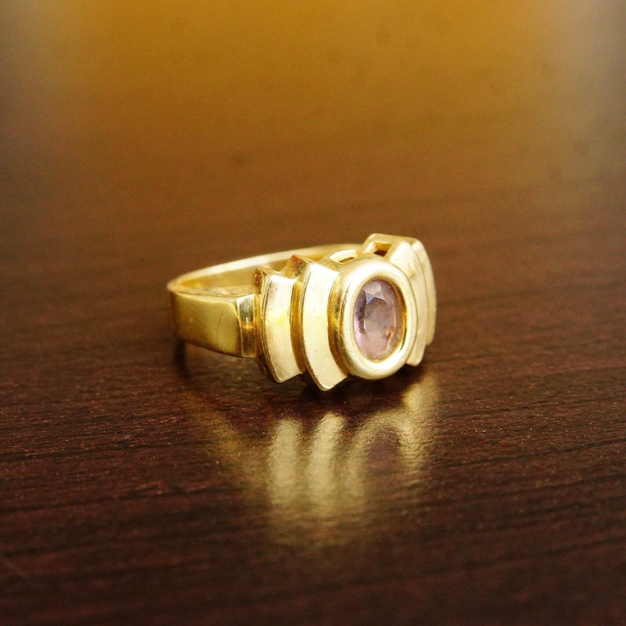Vintage Modernist 14K Gold Amethyst Gemstone Cocktail Ring, Tiered Yellow Gold Saddle Ring, Bezel-Set Faceted Purple Gemstone, Size 7 US