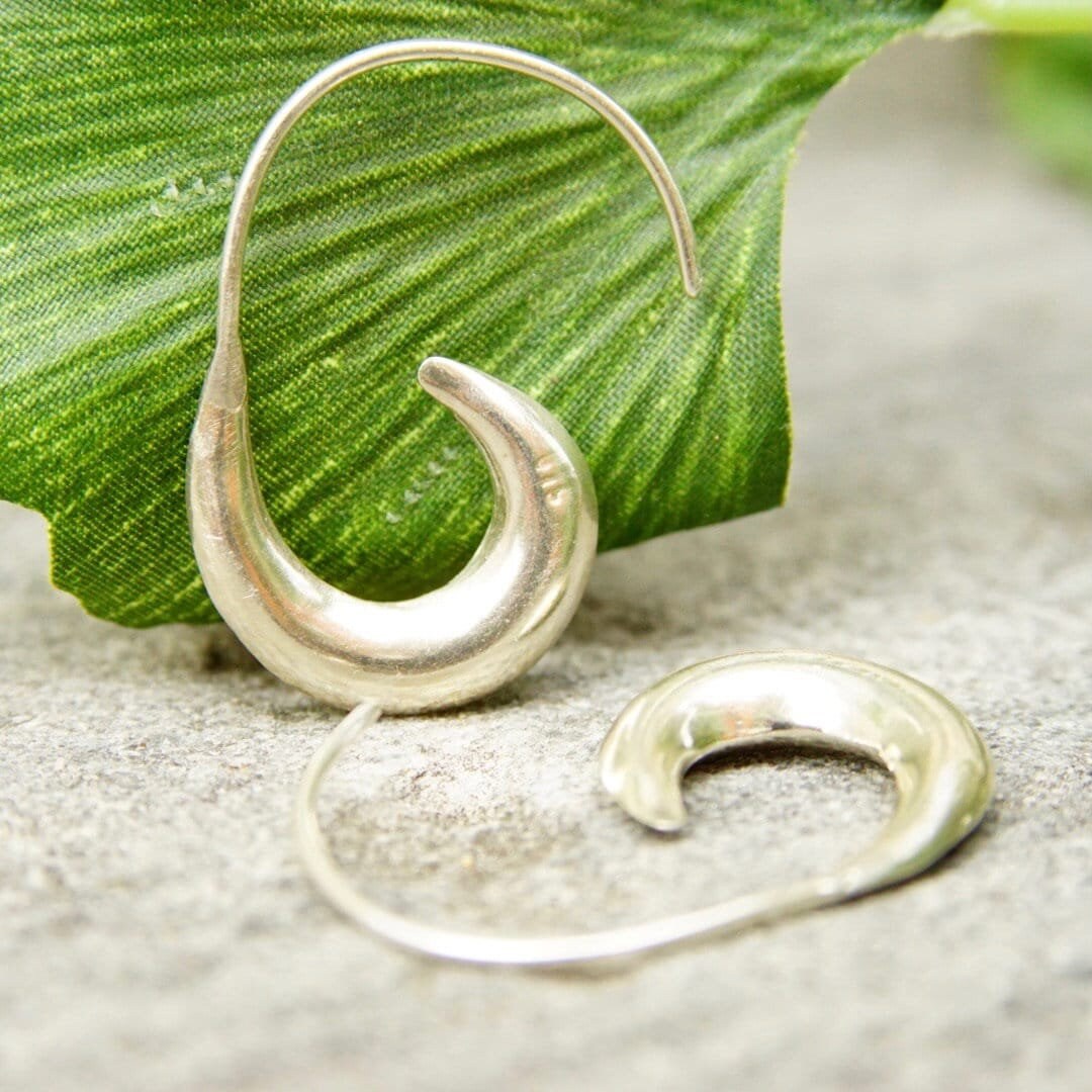 Vintage Modernist Sterling Silver Spiral Earrings, Faux Gauge Earrings, Threaded Silver Swirl Hoops, Minimalist Dangle Earrings, 1 1/4" L