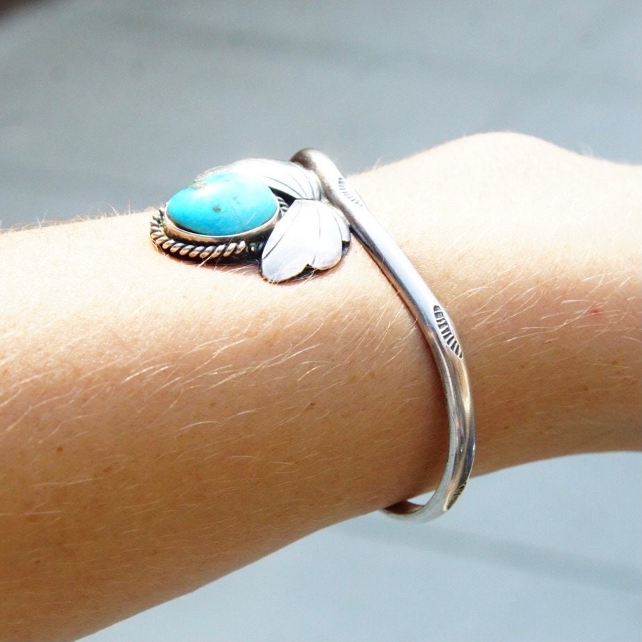 Vintage Native American Sterling Silver & Turquoise Cuff Bracelet, Modernist Hammered Silver Wire Cuff, Blue Turquoise Stone, 5/1/2" L