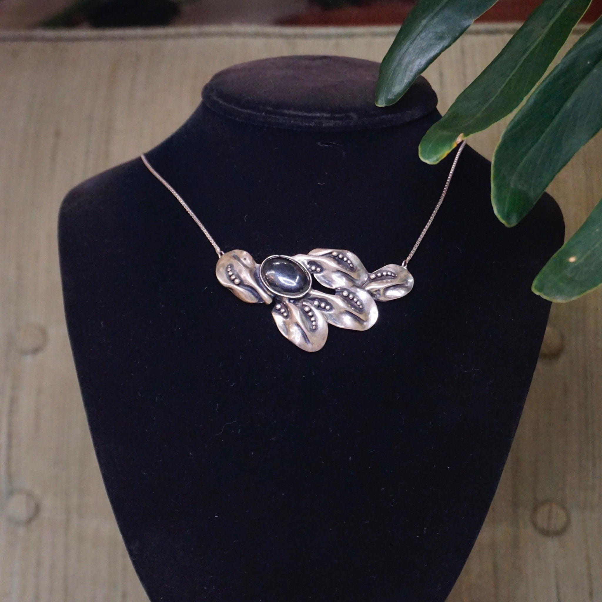 Vintage Noy Li Sterling Silver Hematite Pendant Necklace, Silver Box Chain Choker With Leaf Pendant, Modernist Silver Hematite Pendant, 925