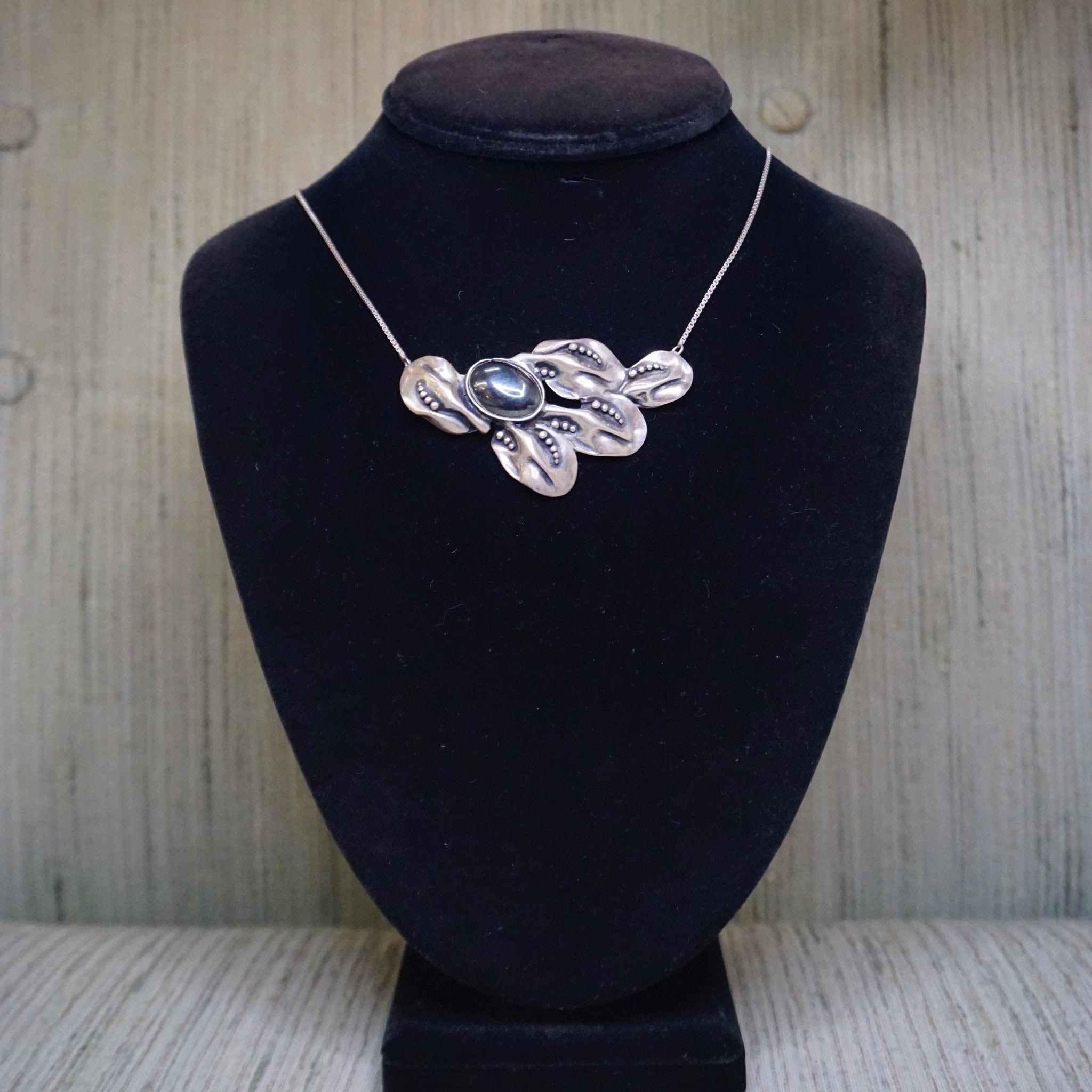 Vintage Noy Li Sterling Silver Hematite Pendant Necklace, Silver Box Chain Choker With Leaf Pendant, Modernist Silver Hematite Pendant, 925