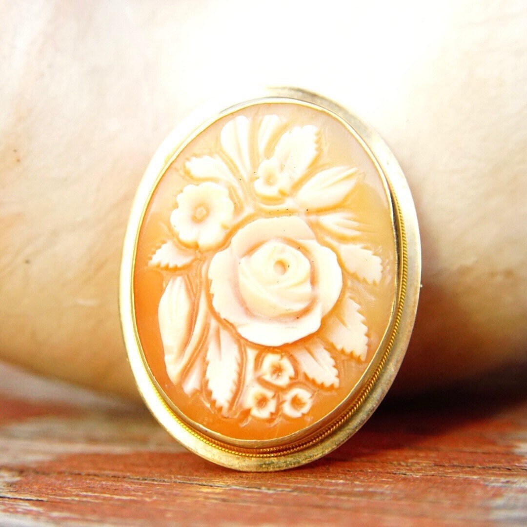 Vintage 14K Gold Flower Cameo Pendant/Brooch, Classic Relief Cameo, Caved Pink & White Shell, Yellow Gold Frame, Flora Motifs,