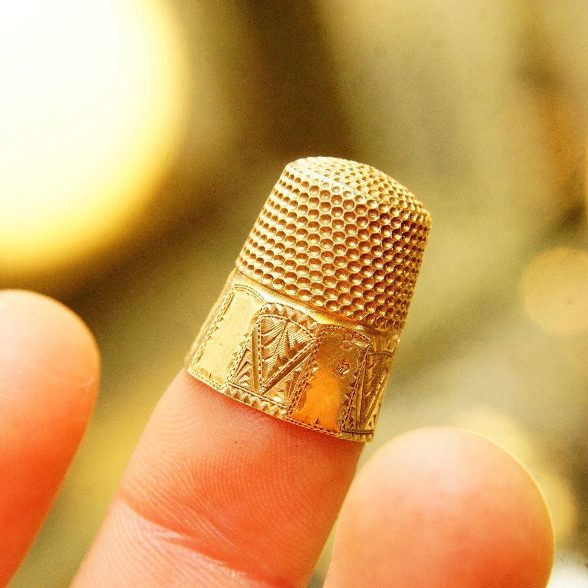 Antique Edwardian 9ct Rose Gold Engraved Thimble, Hand-Etched Designs, Monogramed 'LGW', Stippled Cap, Early 19th Century Sewing Accessories