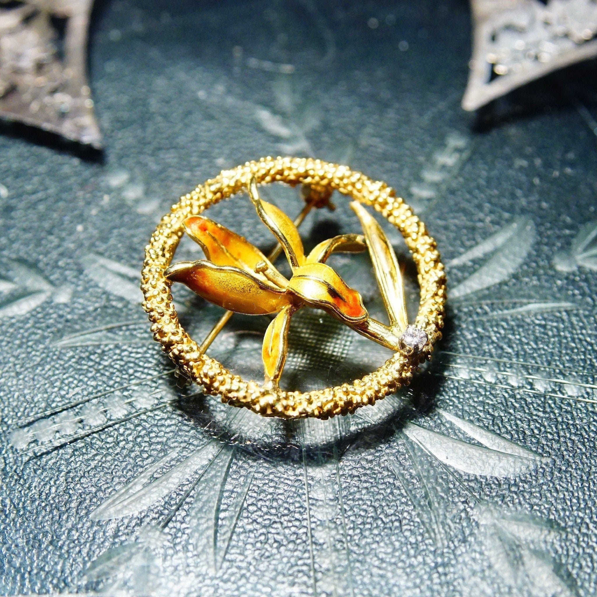 Vintage 18K Yellow Gold Enamel Flower & Accent Diamond Brooch, .06 CT Brilliant Diamond, Stipple Textured Gold Circle Pin, 1 1/2" Diameter