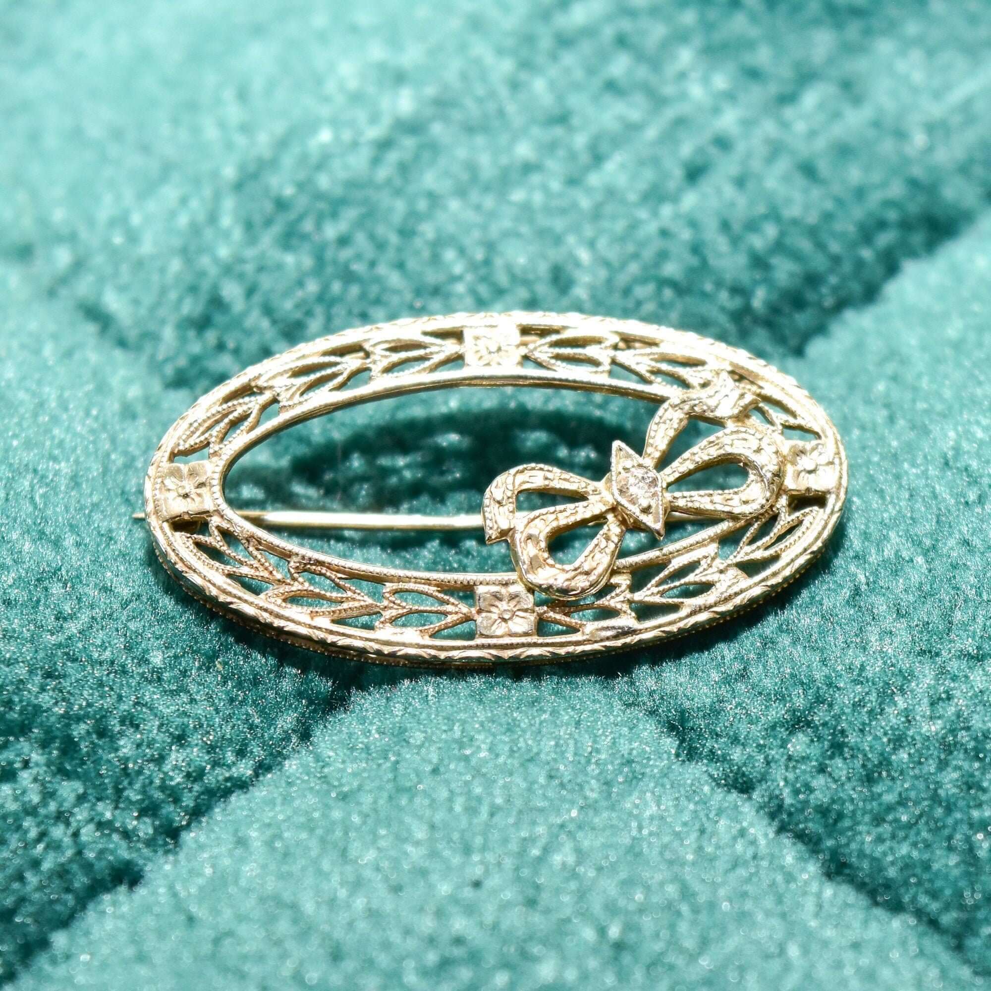 Art Deco 14K White Gold Filigree Diamond Ribbon Wreath Brooch, Ornate Oval Pin, Floral Motifs, 32mm - Good's Vintage