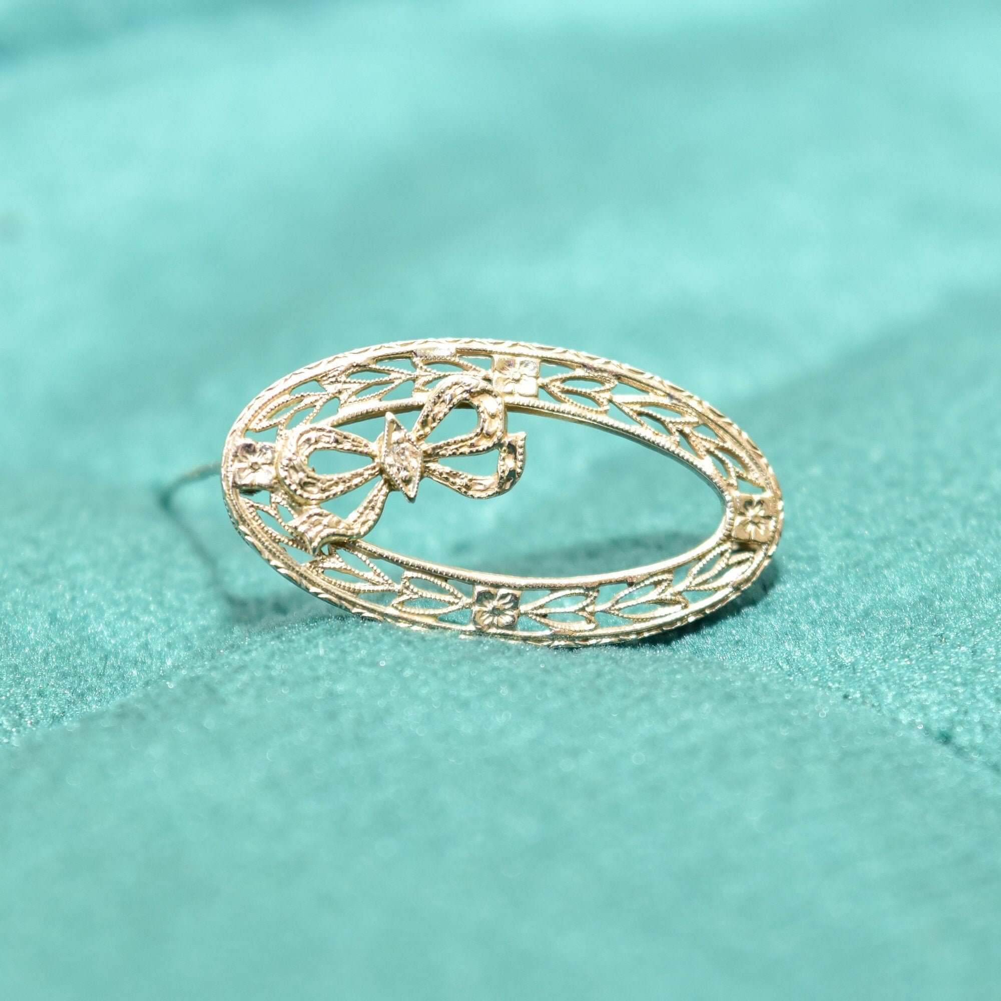 Art Deco 14K White Gold Filigree Diamond Ribbon Wreath Brooch, Ornate Oval Pin, Floral Motifs, 32mm - Good's Vintage