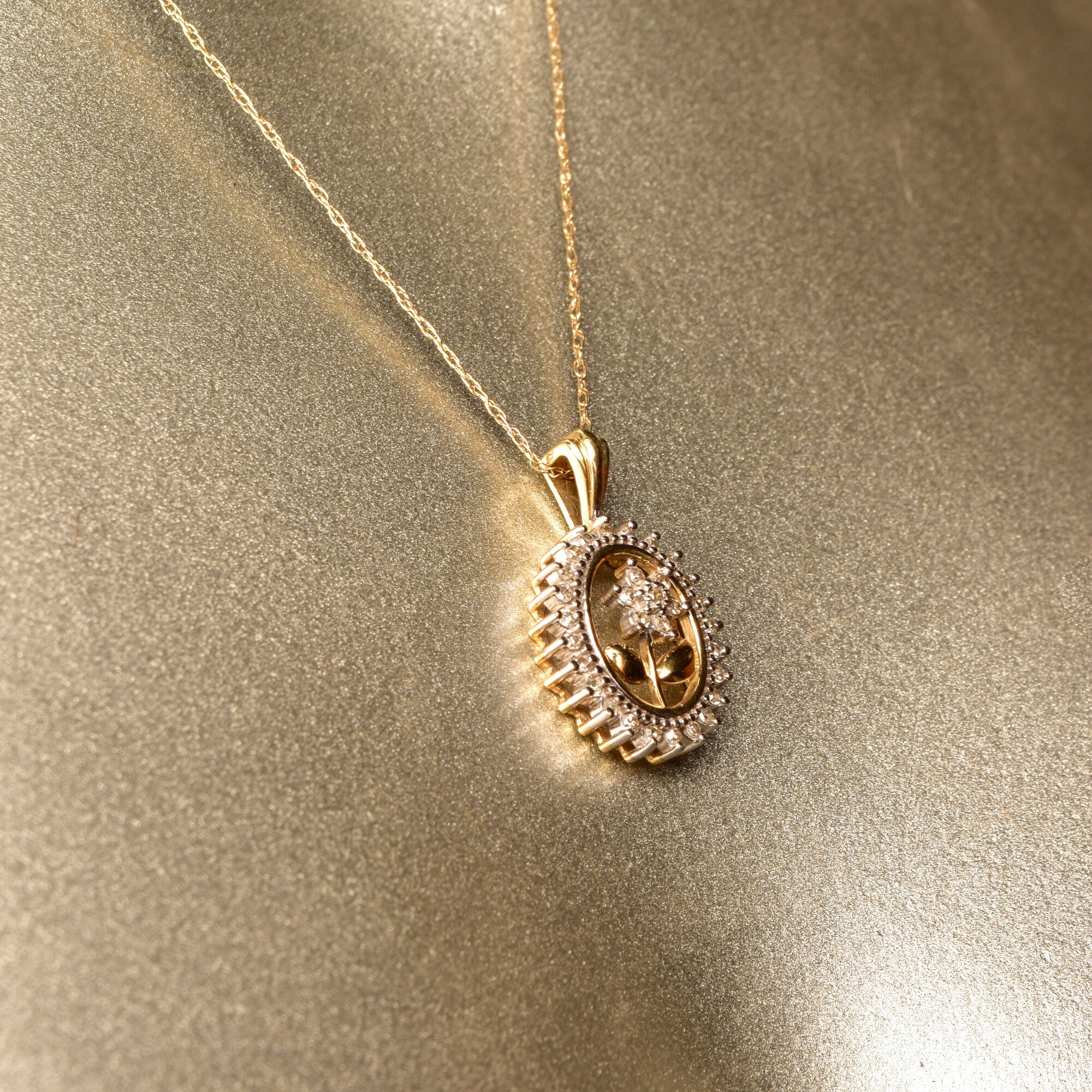 Elegant 10K Diamond Pave Flower Necklace, Two-Tone Diamond Halo Pendant, Art Deco Revival, Estate Jewelry, 19" L
