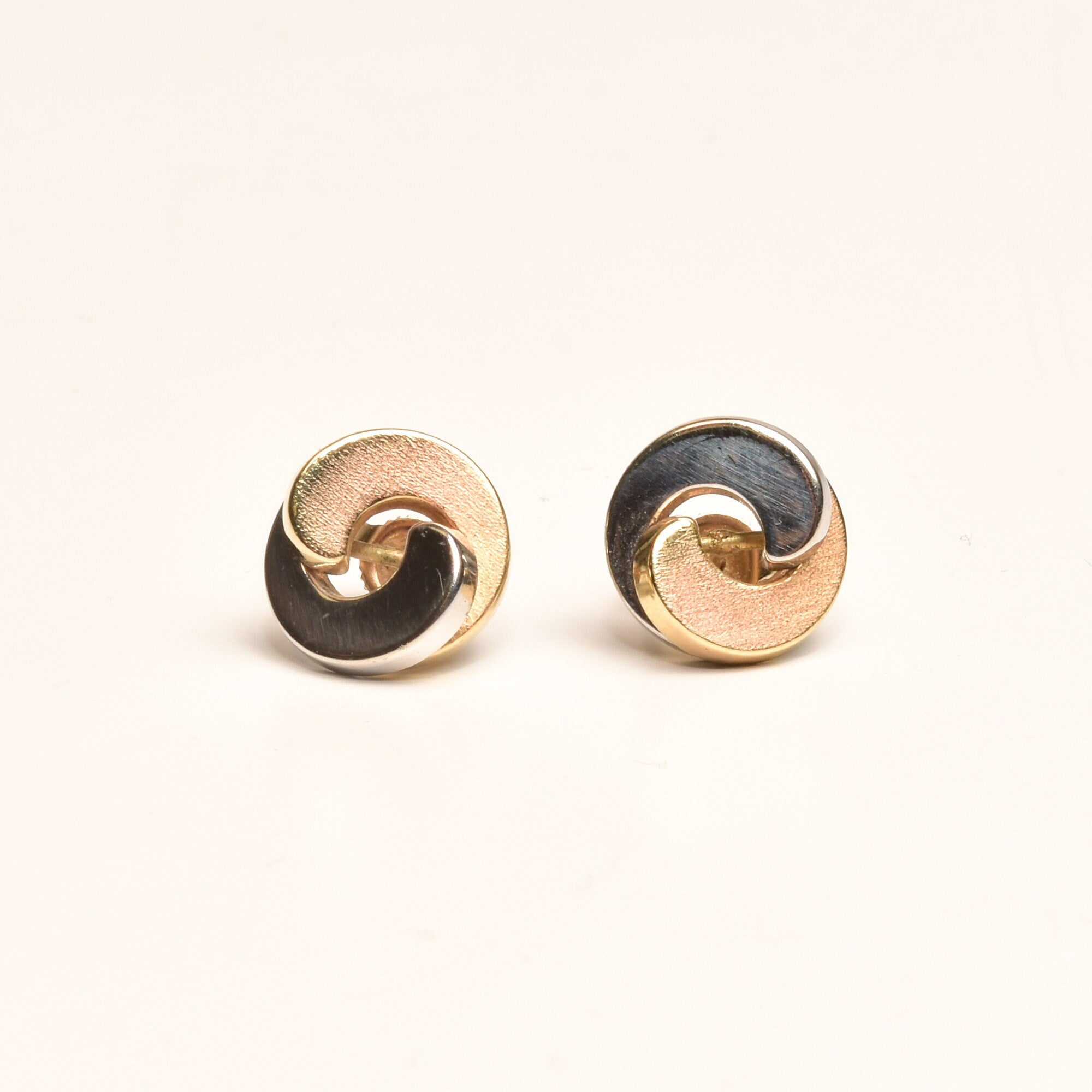 Modernist 14K Two-Tone Gold Swirl Button Studs, Small Circle Stud Earrings, Estate Jewelry, 12.5mm