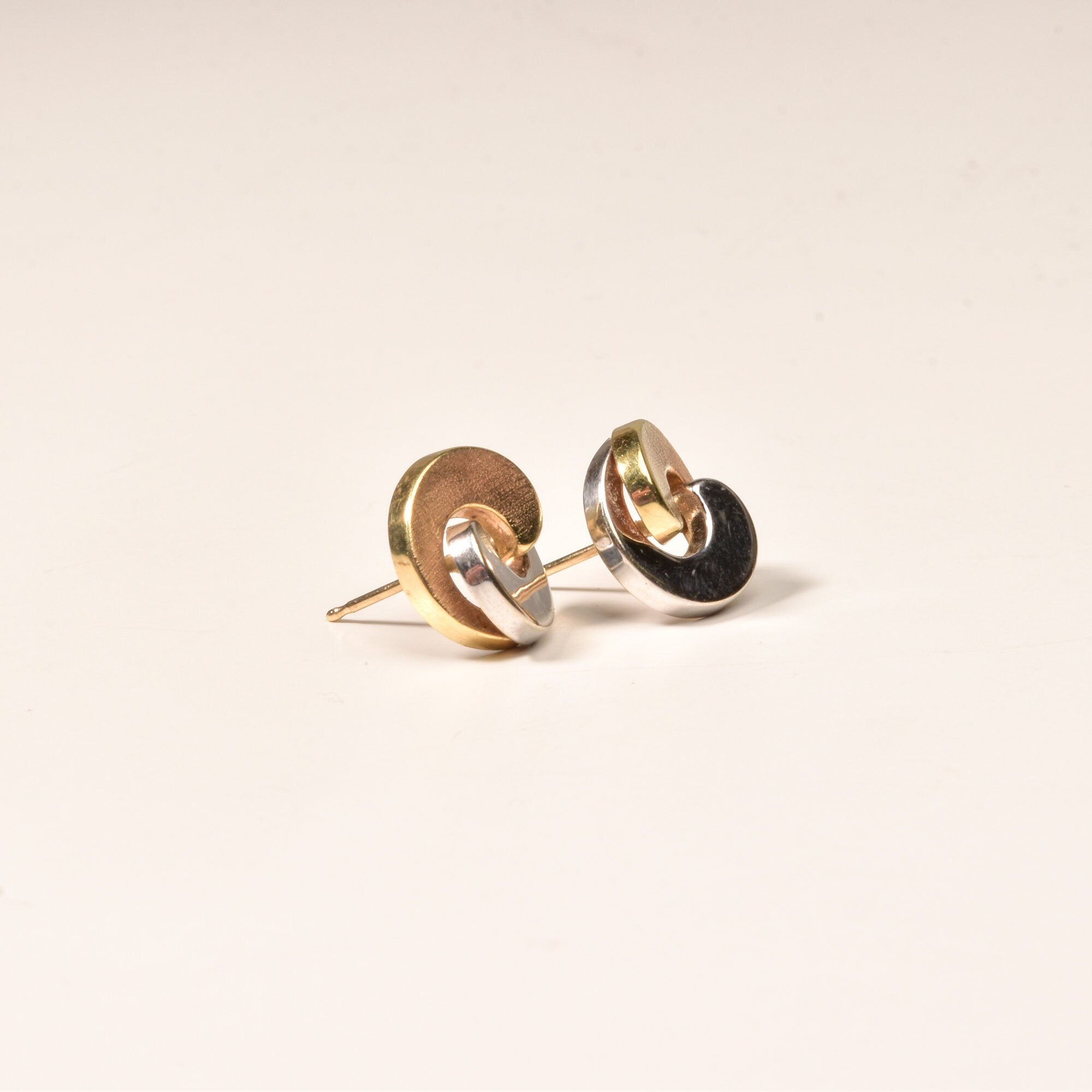 Modernist 14K Two-Tone Gold Swirl Button Studs, Small Circle Stud Earrings, Estate Jewelry, 12.5mm