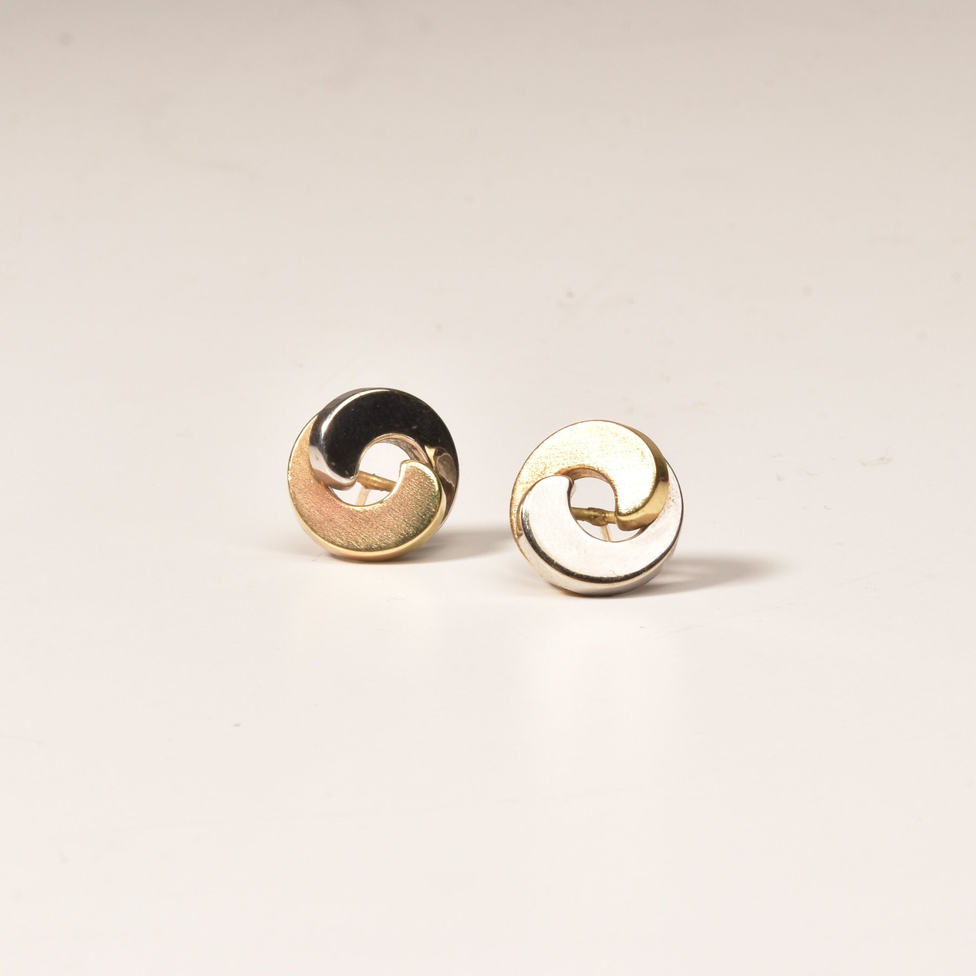 Modernist 14K Two-Tone Gold Swirl Button Studs, Small Circle Stud Earrings, Estate Jewelry, 12.5mm