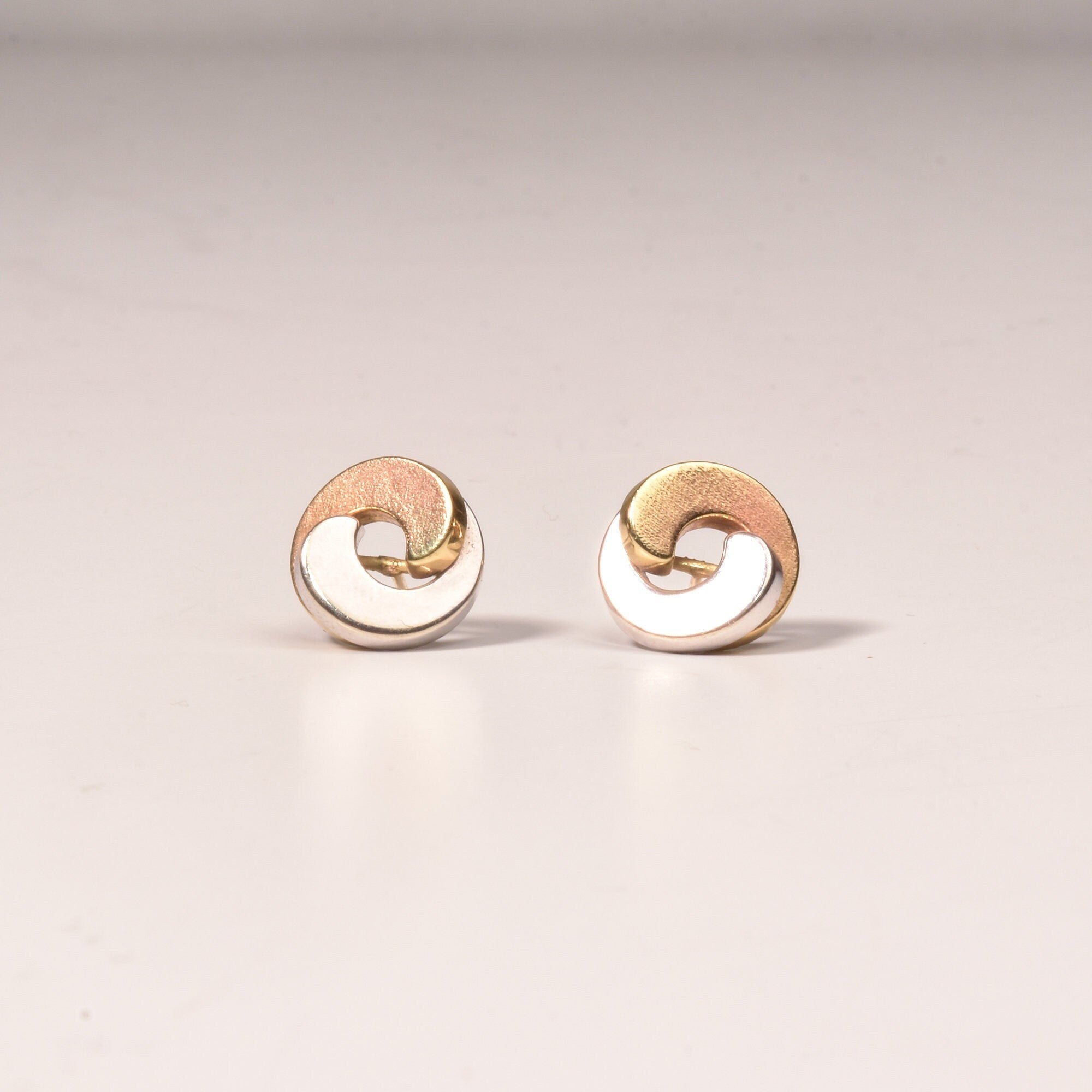 Modernist 14K Two-Tone Gold Swirl Button Studs, Small Circle Stud Earrings, Estate Jewelry, 12.5mm