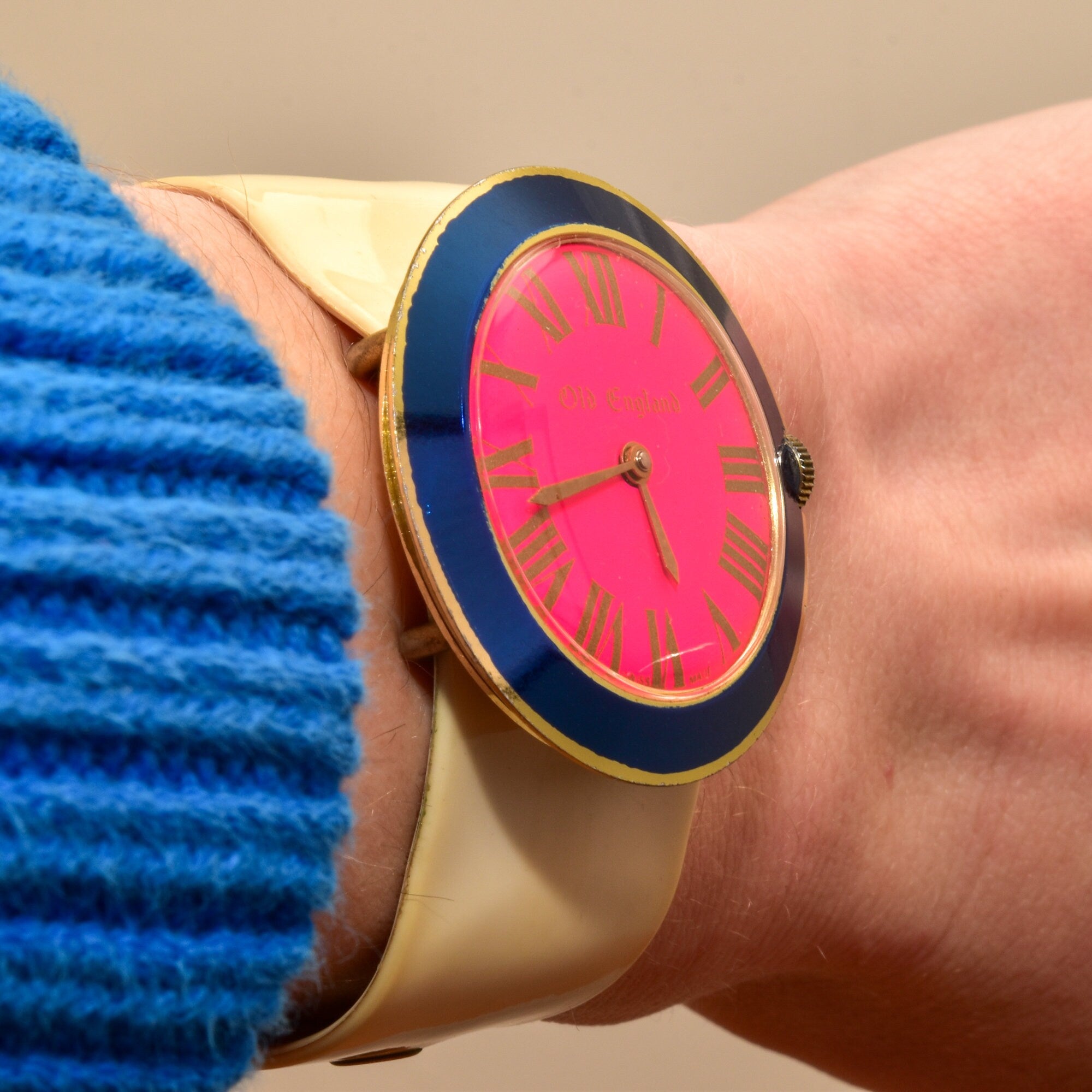Mod 1967 Old England Pink Blue & Beige Ladies Watch, Adjustable Vinyl Band, Working Condition
