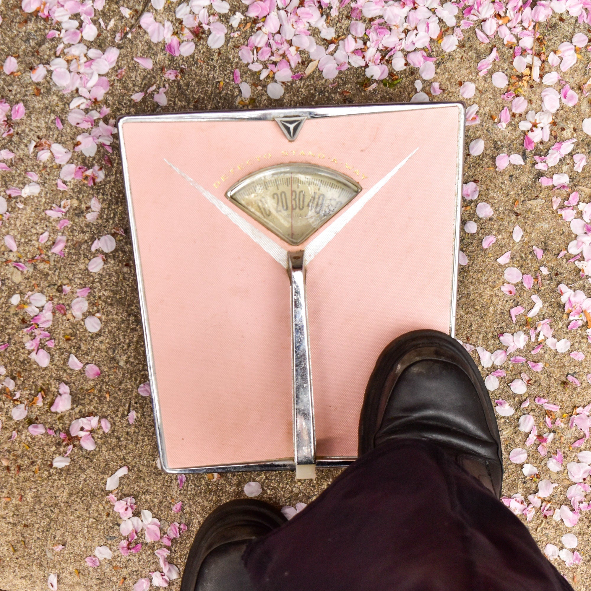 1950's MCM Pink Detecto Stand-A-Way Bathroom Scale, Silver Trim & Handle, Working Condition