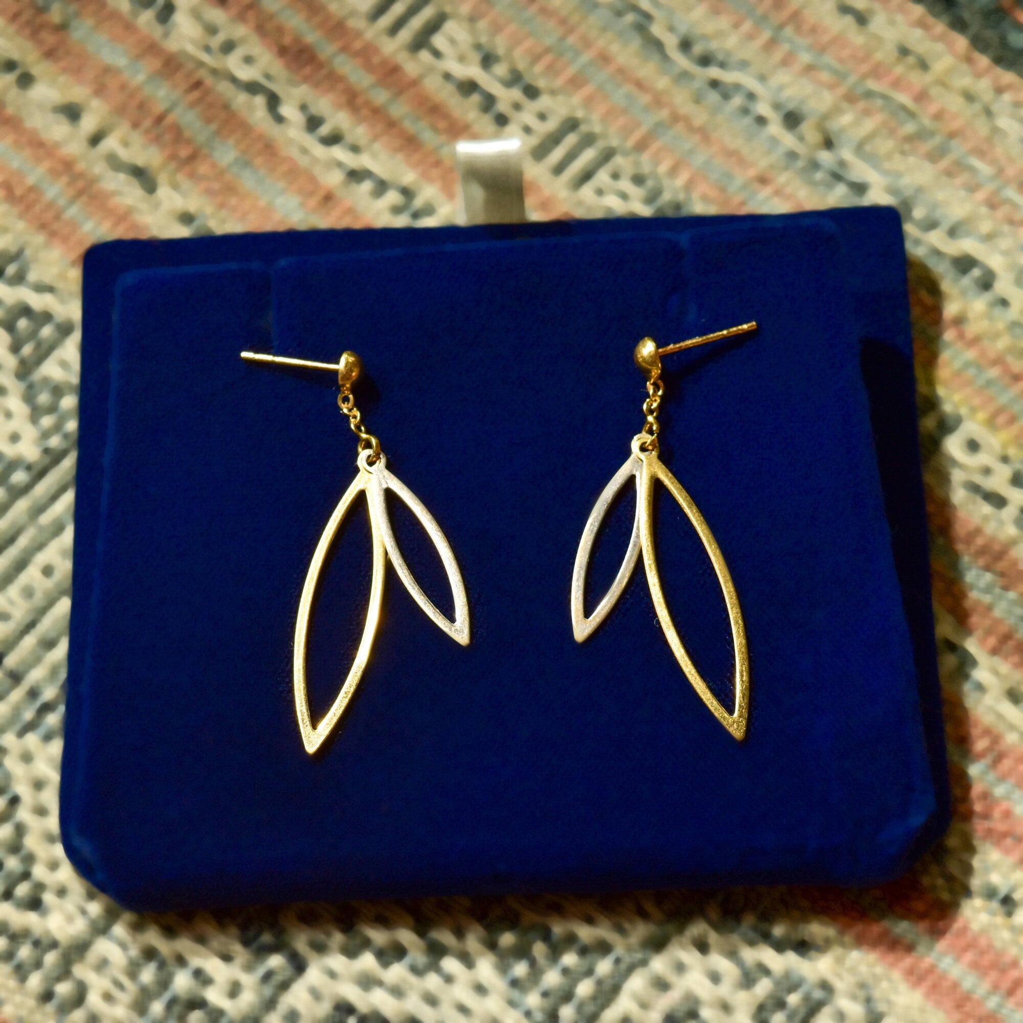 Minimalist 18K Two-Tone Pierced Dangle Earrings, Modernist Cut-Out Marquise-Shape Dangle Earrings, 44mm
