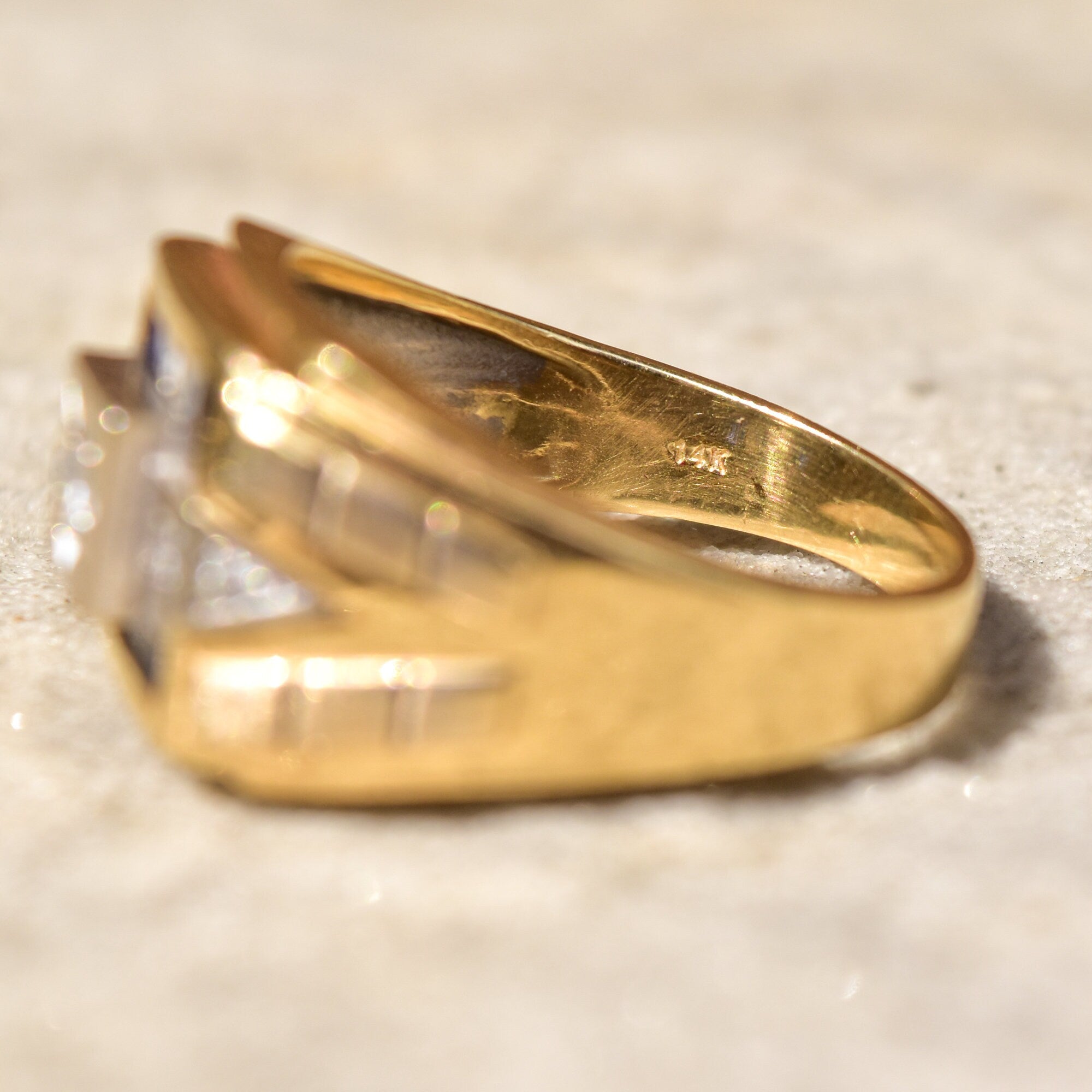 14K gold men's signet ring with star-shaped diamond and sapphire setting, size 12 US