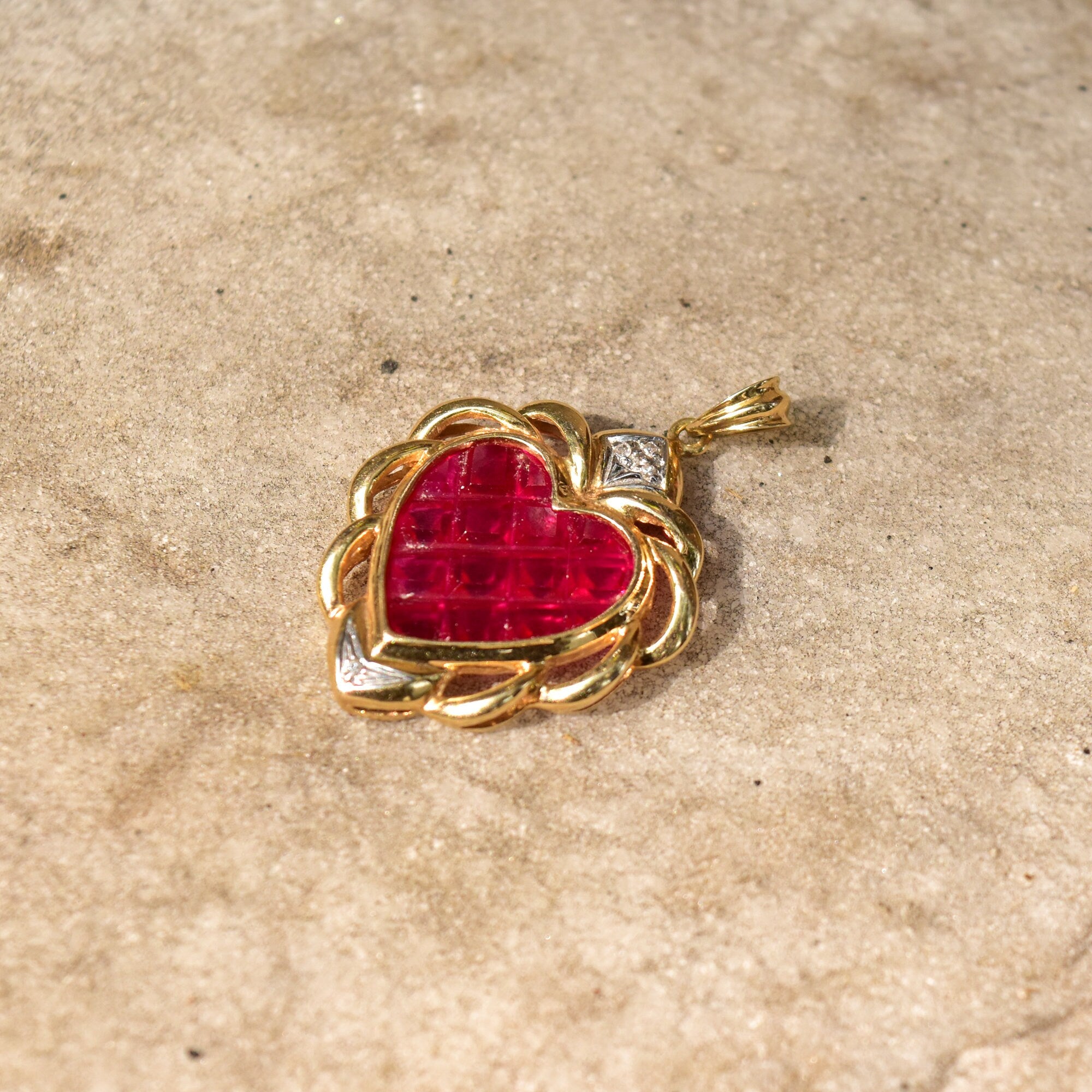 14K Ruby Glass Heart Pendant In Yellow Gold, White Gold Diamond Accents, Grid Pattern, Estate Jewelry, 37mm