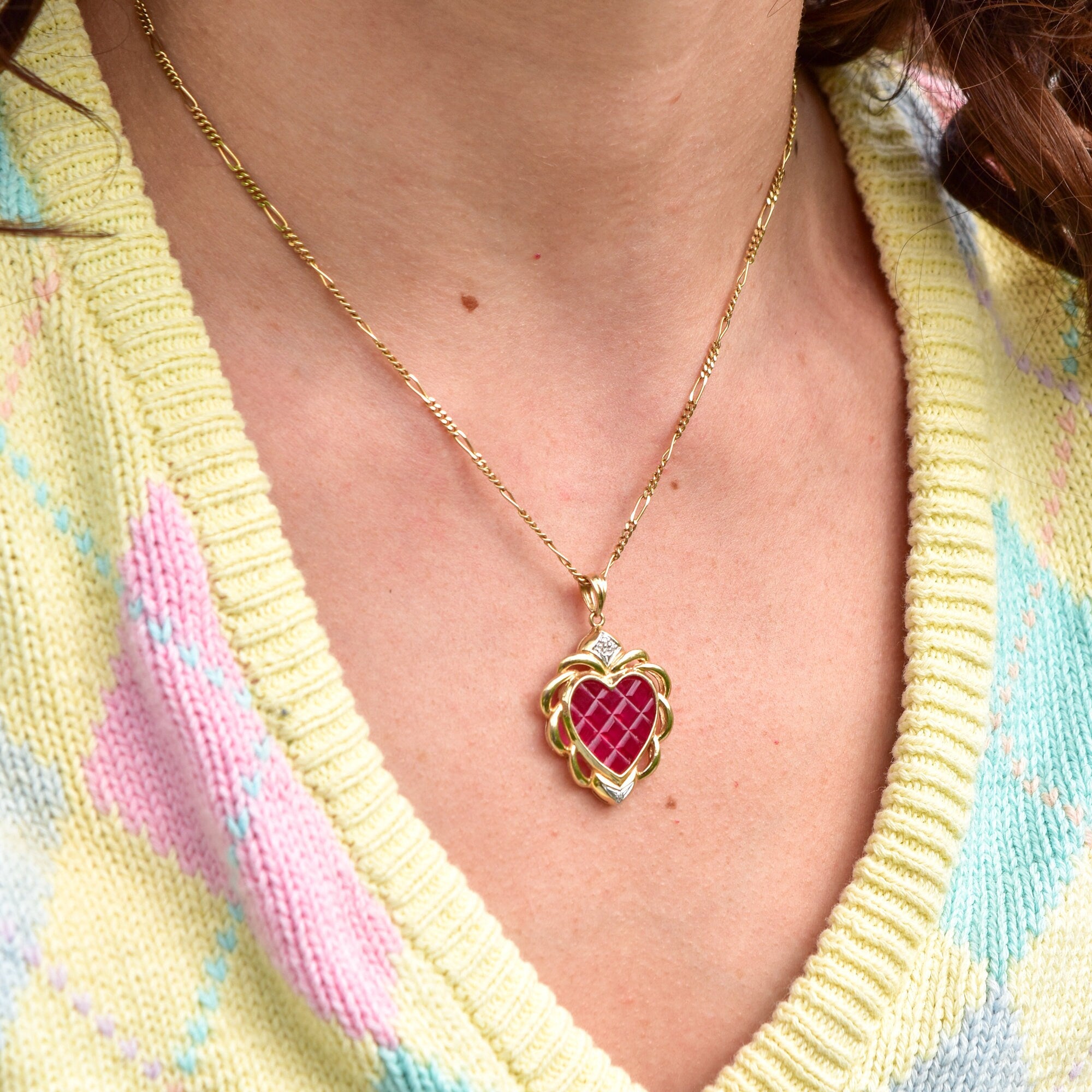 14K Ruby Glass Heart Pendant In Yellow Gold, White Gold Diamond Accents, Grid Pattern, Estate Jewelry, 37mm