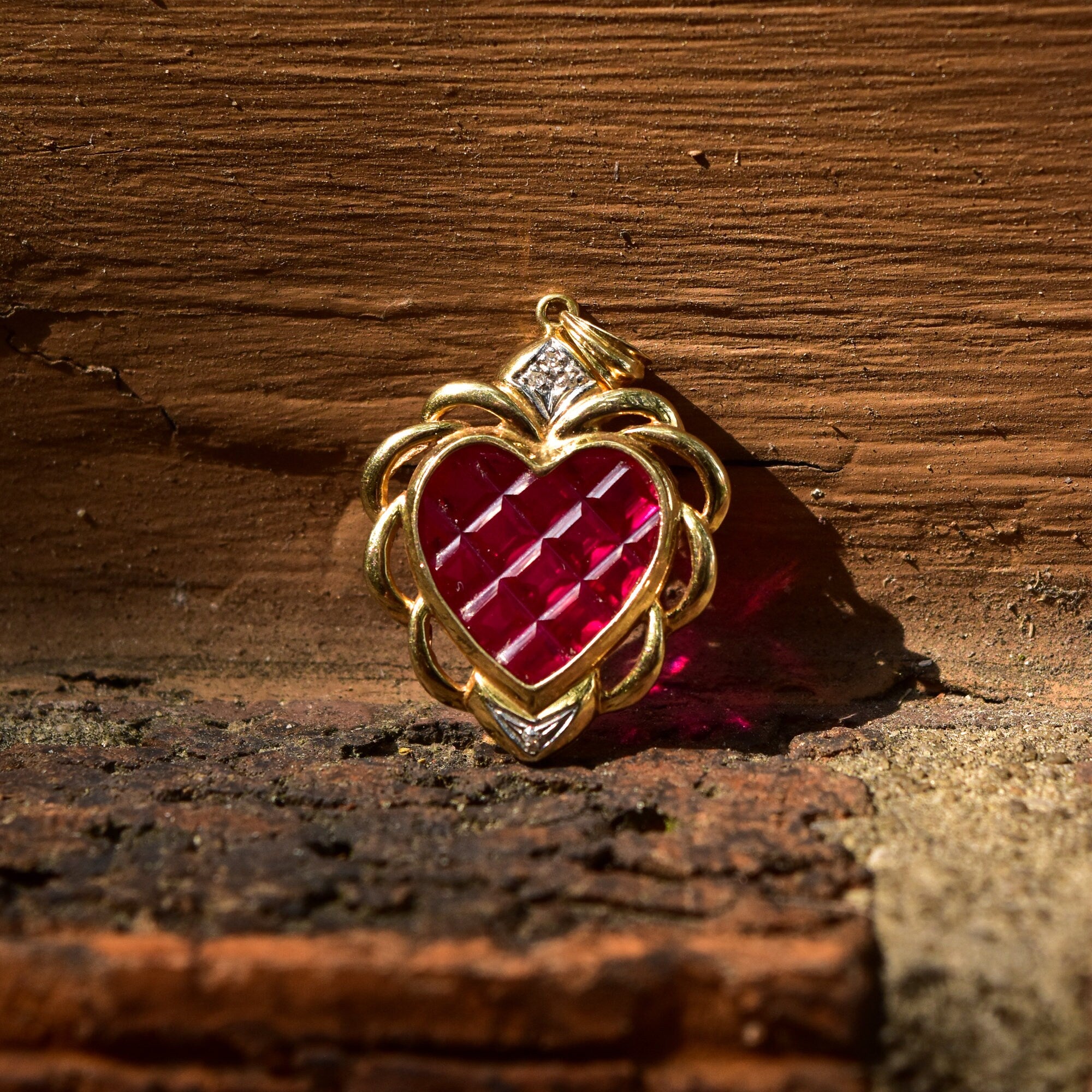 14K Ruby Glass Heart Pendant In Yellow Gold, White Gold Diamond Accents, Grid Pattern, Estate Jewelry, 37mm
