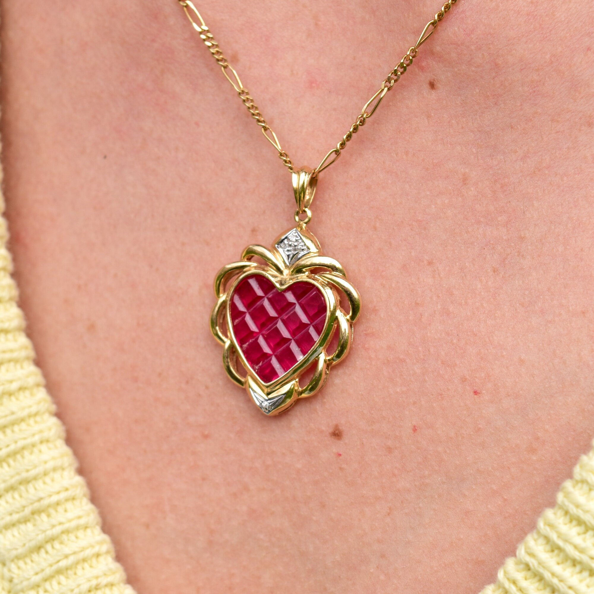 14K Ruby Glass Heart Pendant In Yellow Gold, White Gold Diamond Accents, Grid Pattern, Estate Jewelry, 37mm