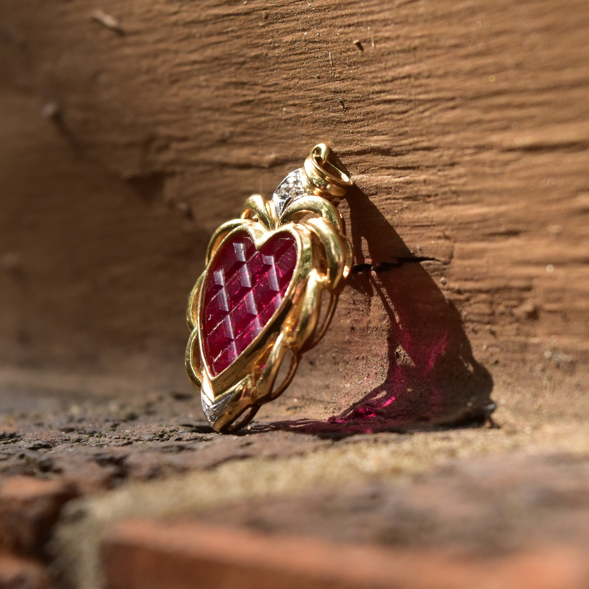 14K Ruby Glass Heart Pendant In Yellow Gold, White Gold Diamond Accents, Grid Pattern, Estate Jewelry, 37mm