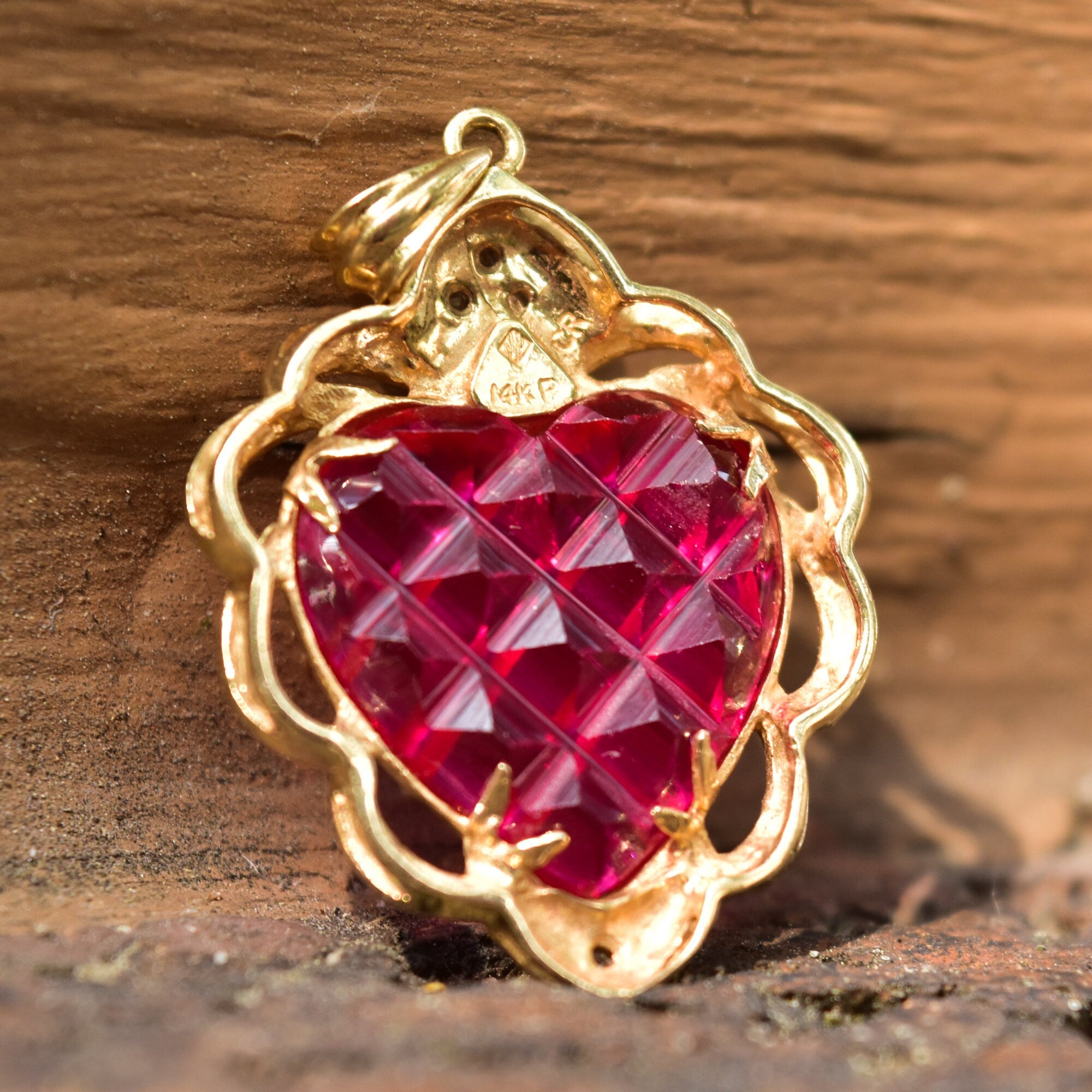 14K Ruby Glass Heart Pendant In Yellow Gold, White Gold Diamond Accents, Grid Pattern, Estate Jewelry, 37mm