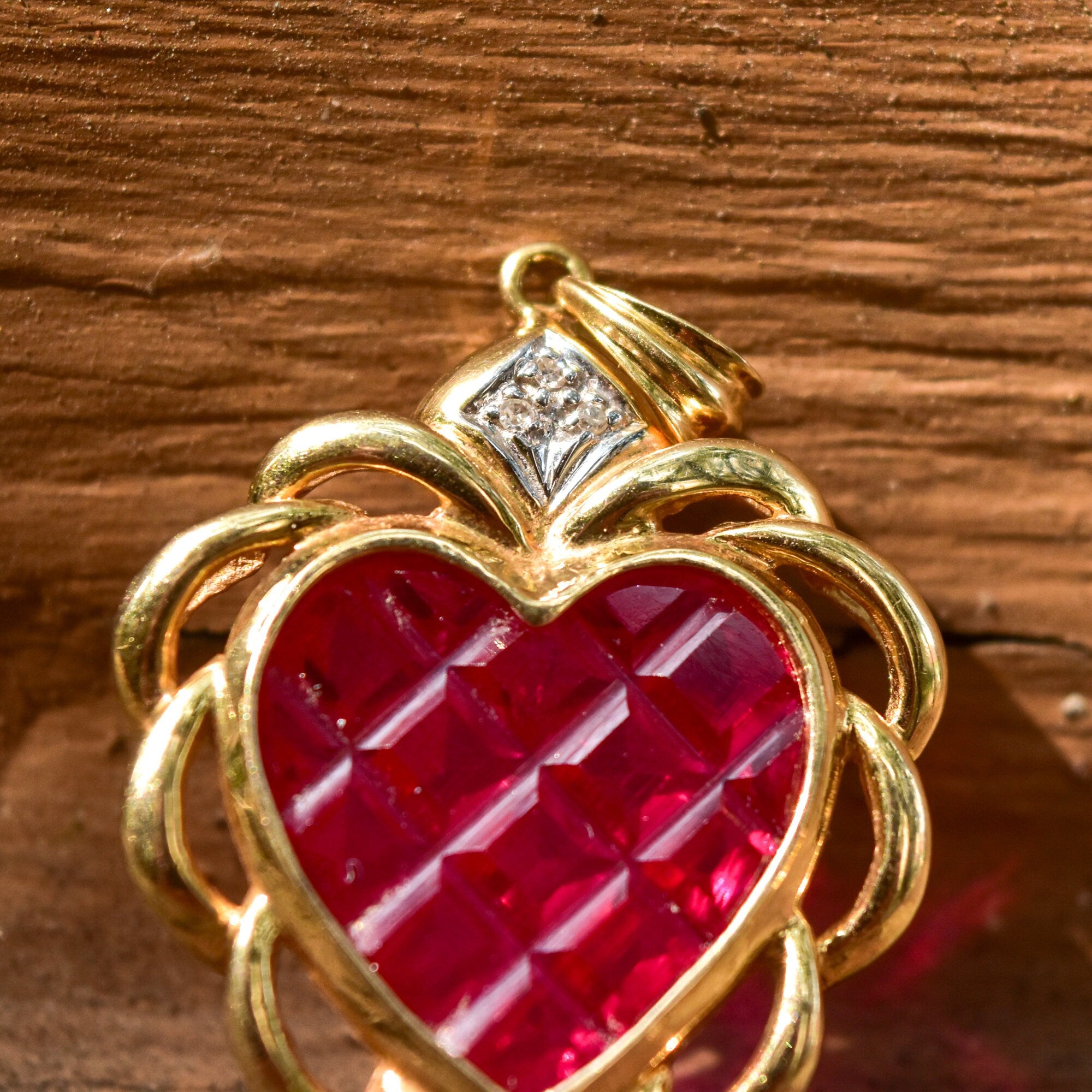 14K Ruby Glass Heart Pendant In Yellow Gold, White Gold Diamond Accents, Grid Pattern, Estate Jewelry, 37mm
