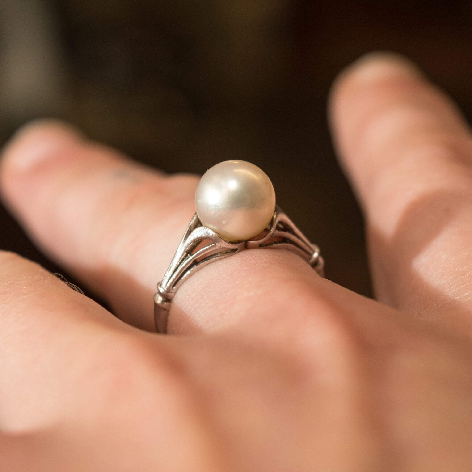 Elegant Sterling Silver Pearl Solitaire Ring, Art Nouveau Style, Estate Jewelry, 7 3/4 US