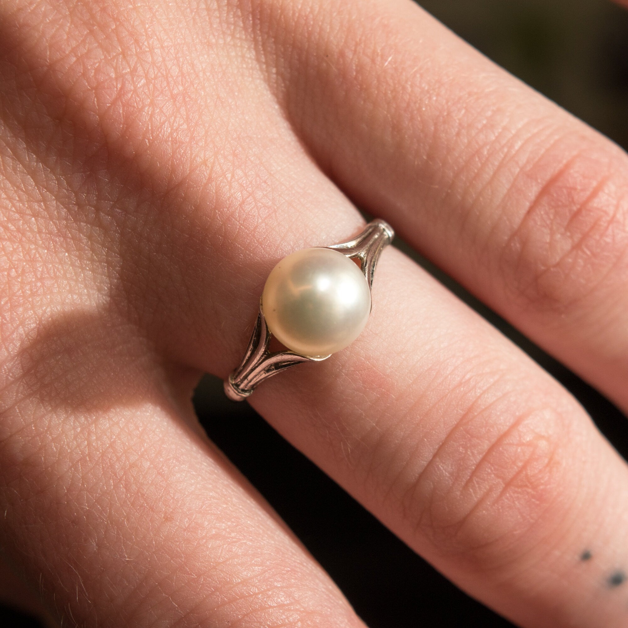 Elegant Sterling Silver Pearl Solitaire Ring, Art Nouveau Style, Estate Jewelry, 7 3/4 US
