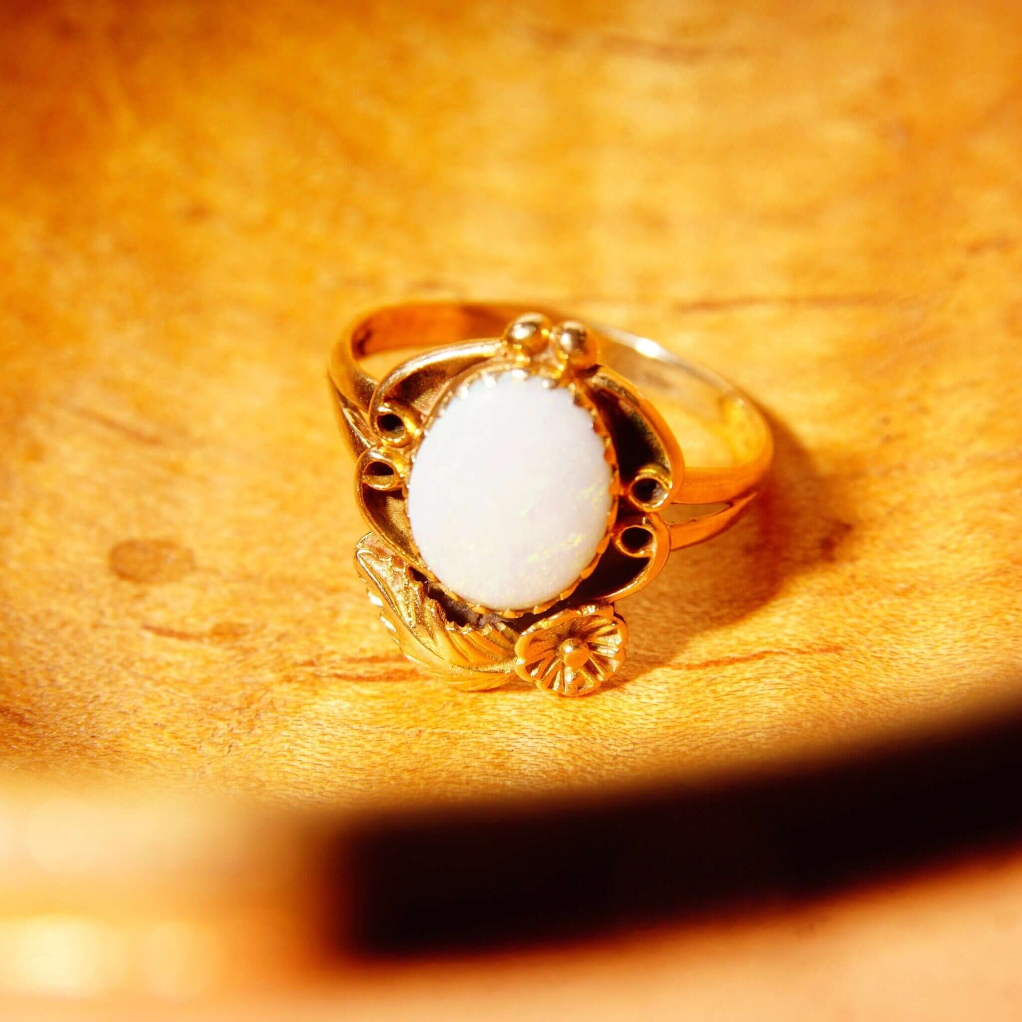 14K Yellow Gold Flower/Leaf Opal Ring