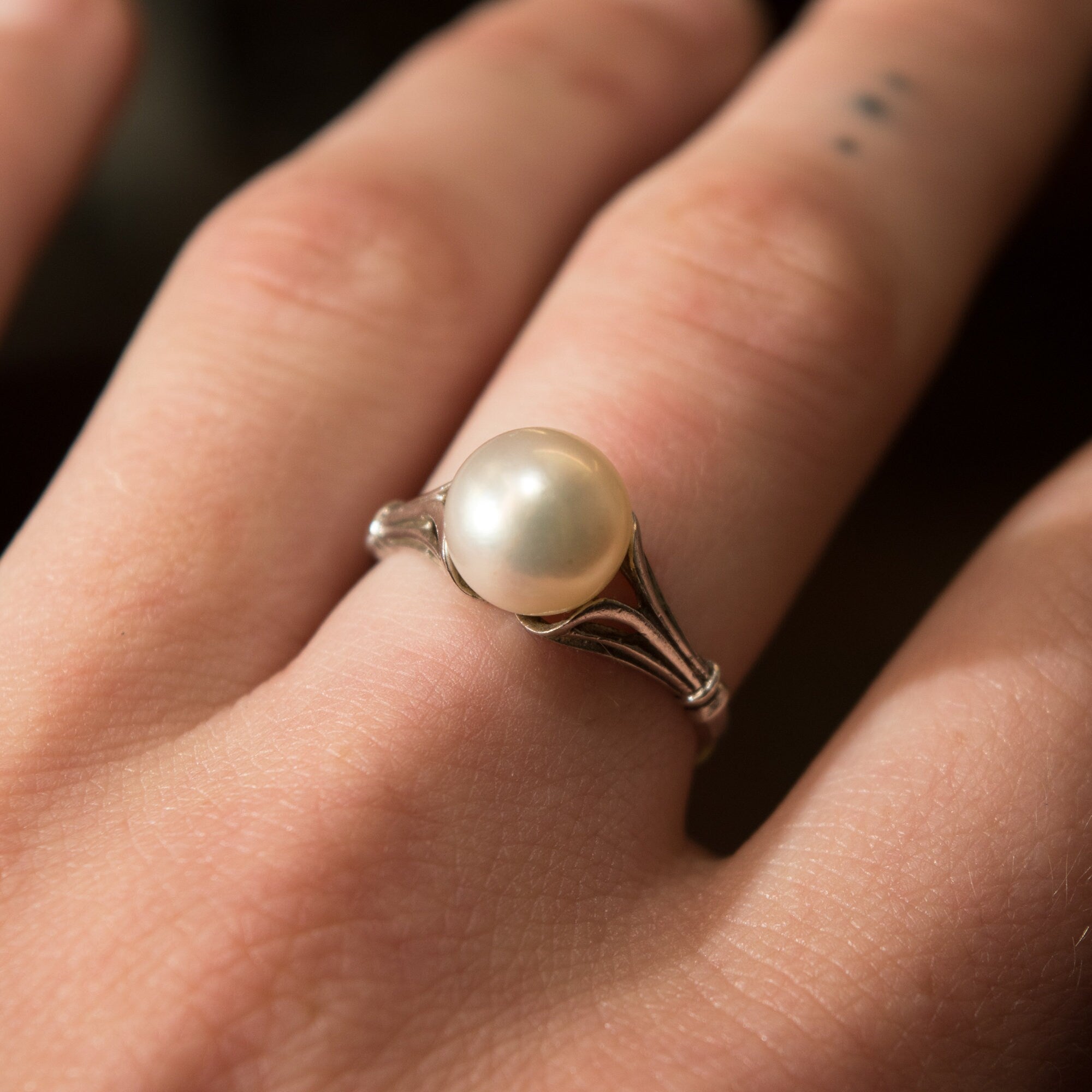 Elegant Sterling Silver Pearl Solitaire Ring, Art Nouveau Style, Estate Jewelry, 7 3/4 US