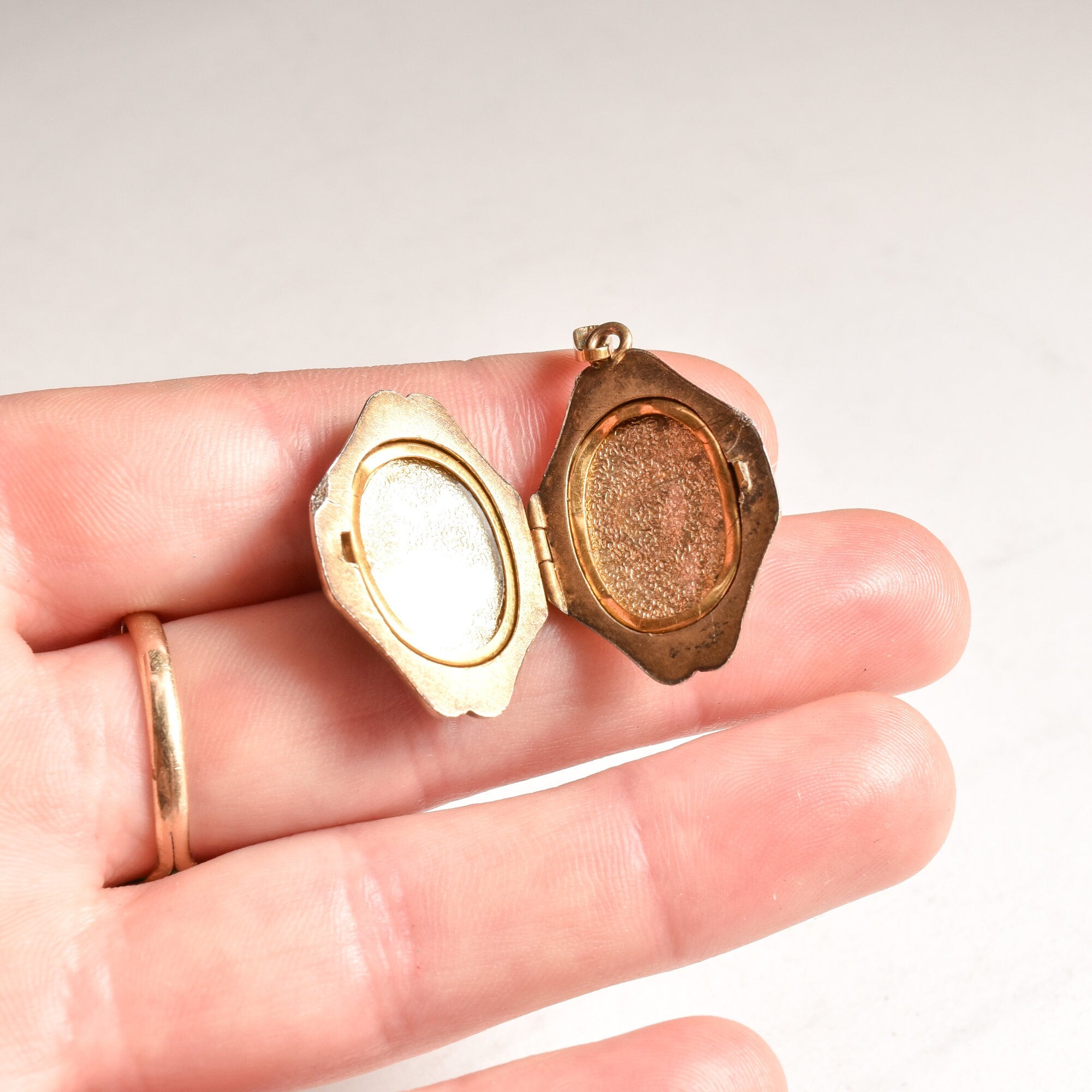 Antique GF Locket W/ Gemstone Flower Cluster, Gold Repousse Pendant, Etched Floral Motifs, Victorian Jewelry, 37mm