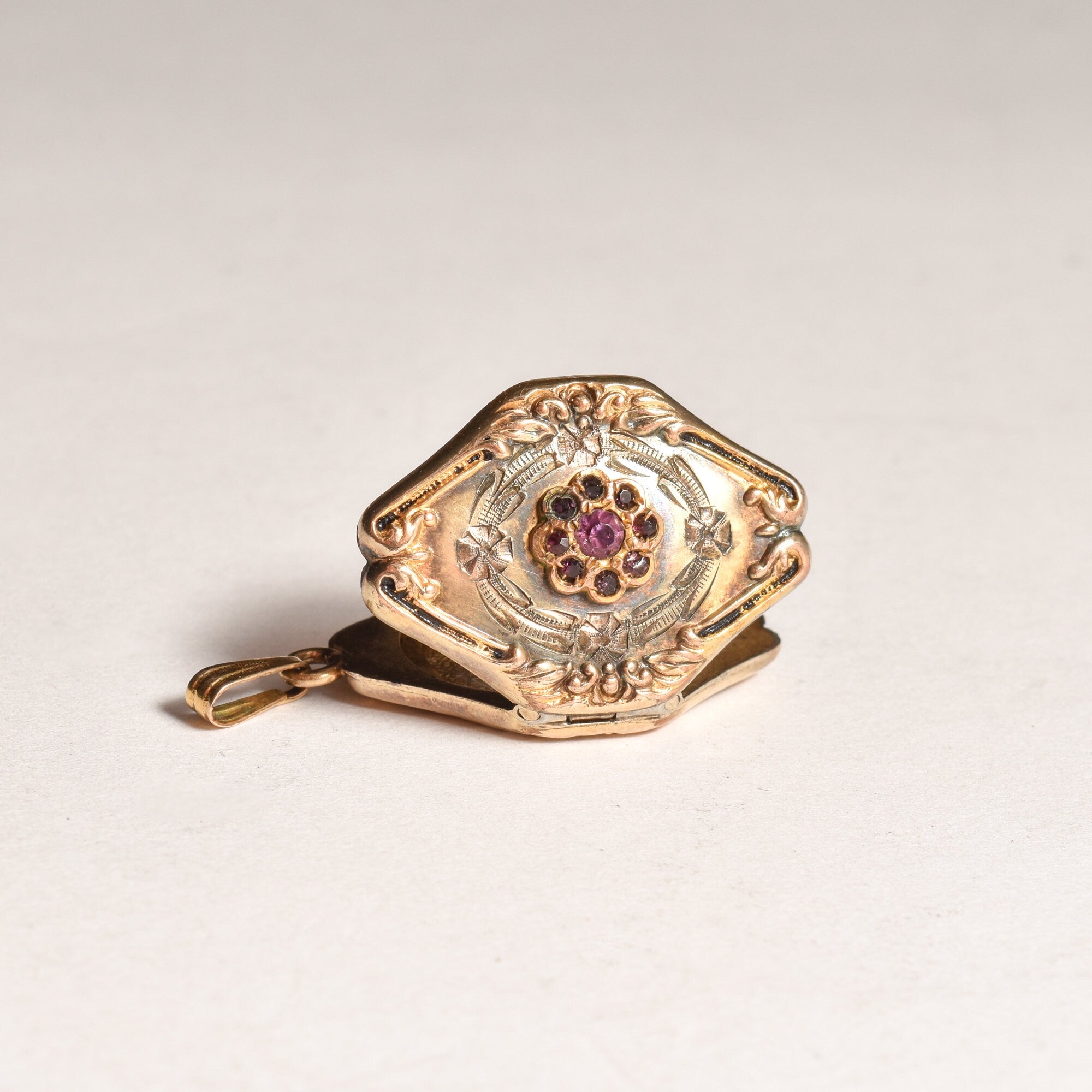 Antique GF Locket W/ Gemstone Flower Cluster, Gold Repousse Pendant, Etched Floral Motifs, Victorian Jewelry, 37mm