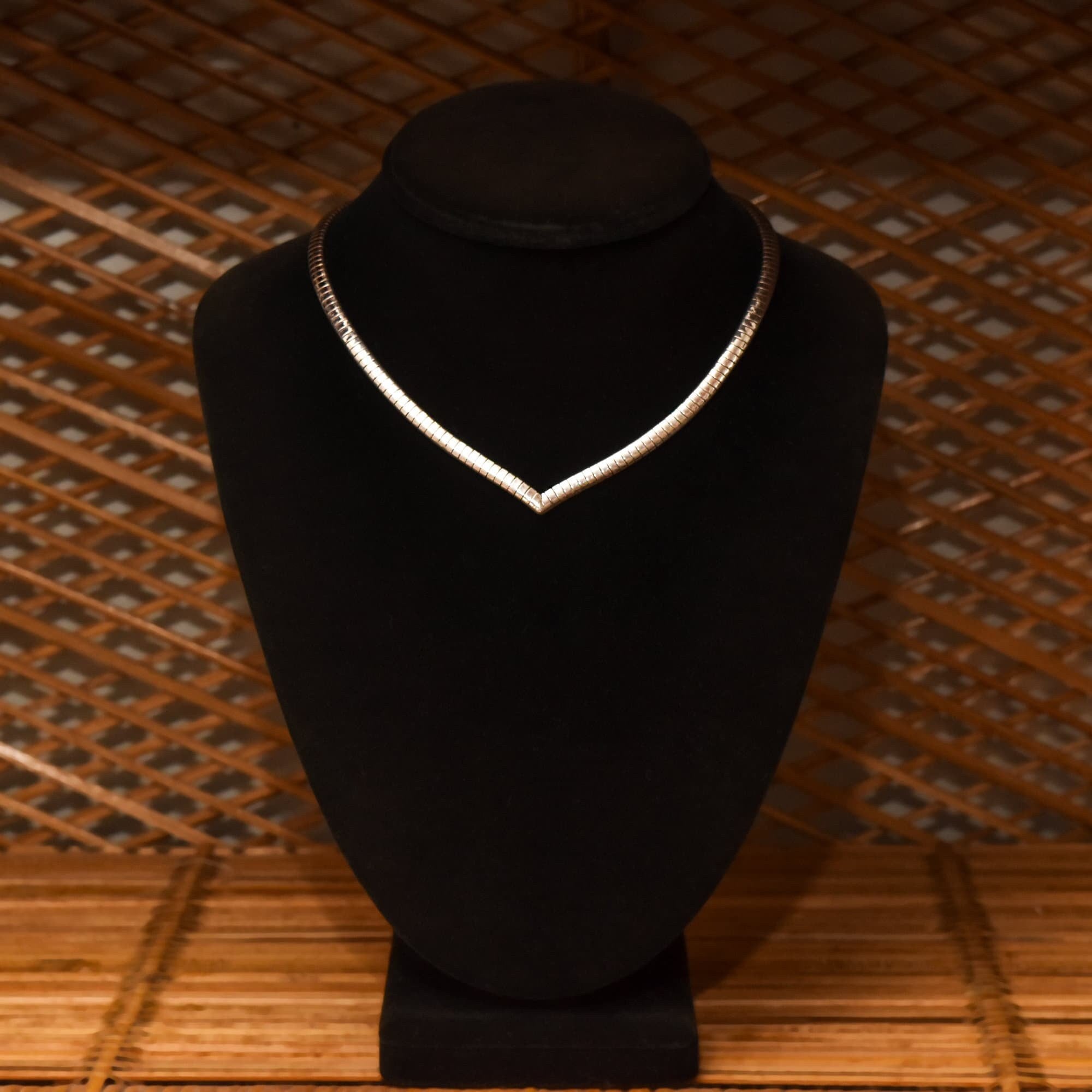 Italian Sterling Silver Chevron Omega Necklace, Modernist V-Shaped Choker, Estate Jewelry, 15.75"