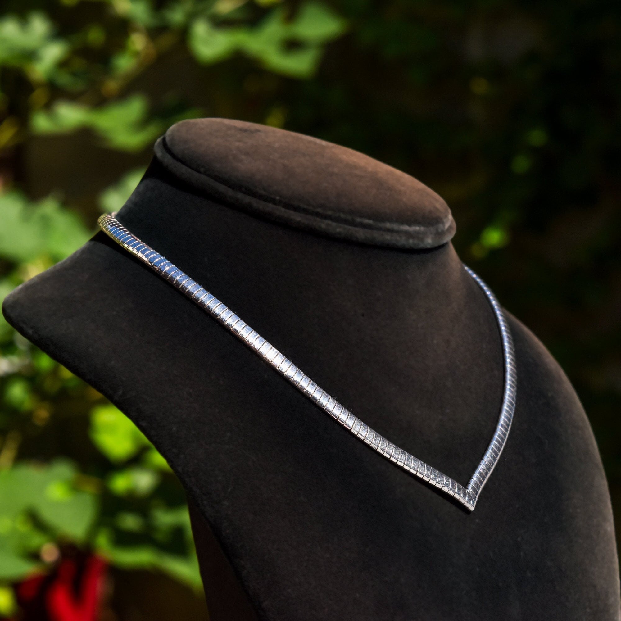 Italian Sterling Silver Chevron Omega Necklace, Modernist V-Shaped Choker, Estate Jewelry, 15.75"