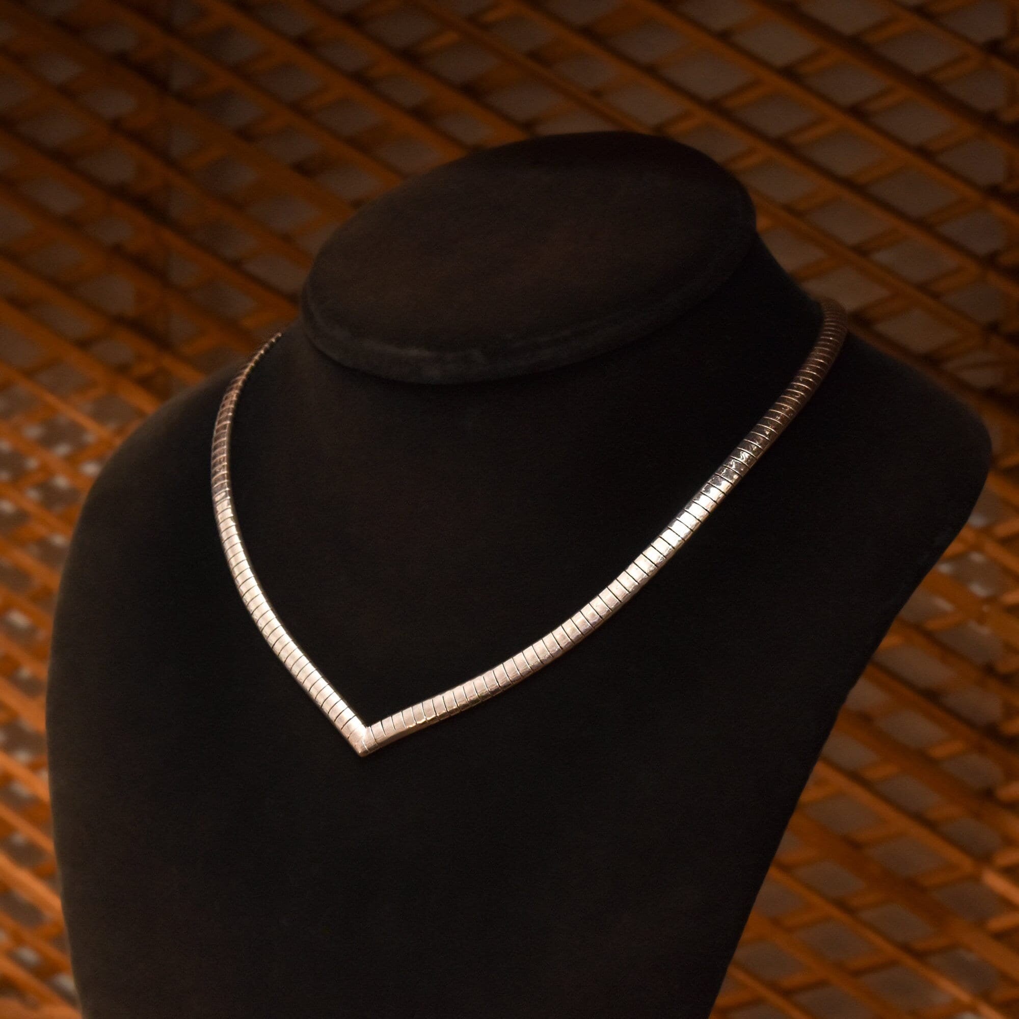 Italian Sterling Silver Chevron Omega Necklace, Modernist V-Shaped Choker, Estate Jewelry, 15.75"