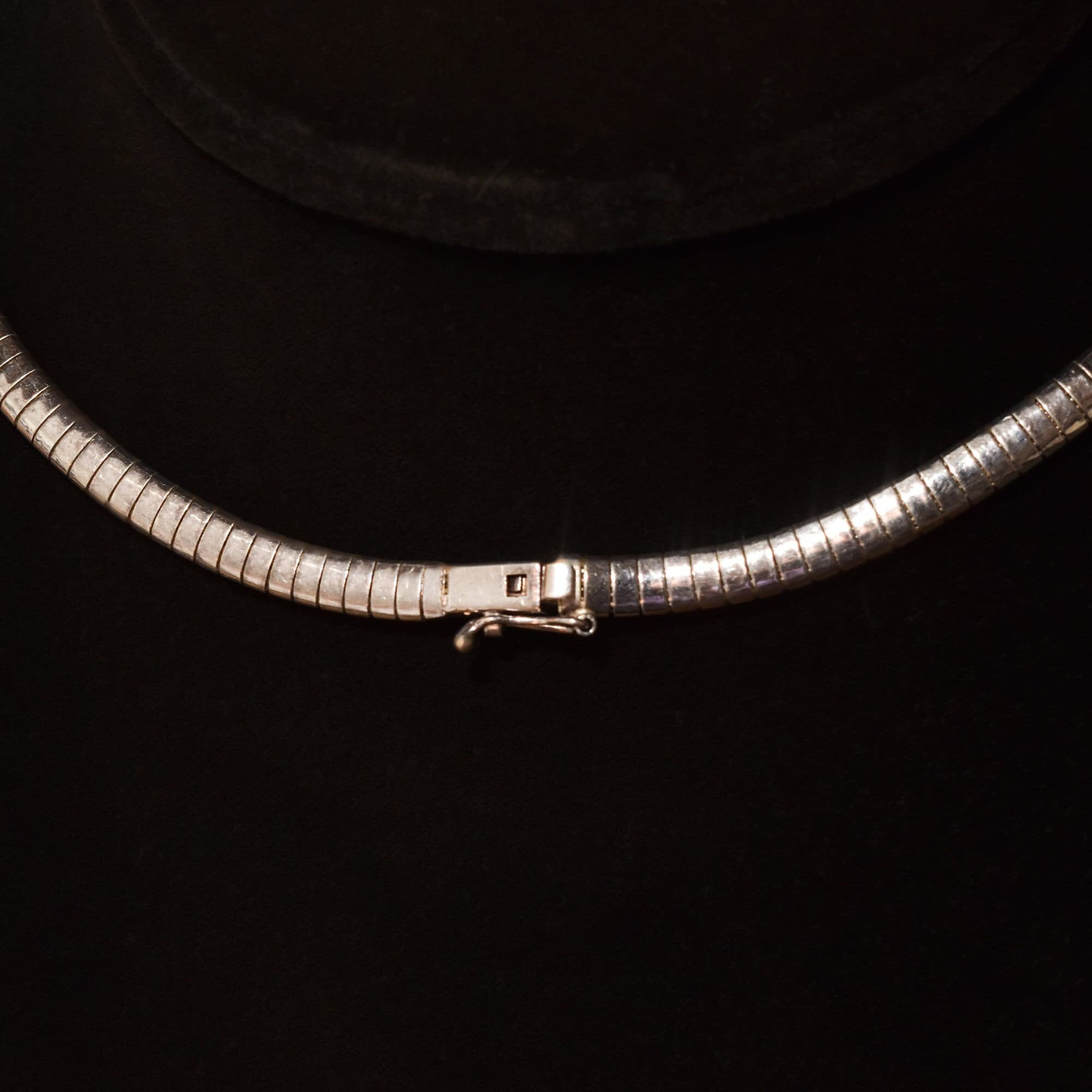 Italian Sterling Silver Chevron Omega Necklace, Modernist V-Shaped Choker, Estate Jewelry, 15.75"
