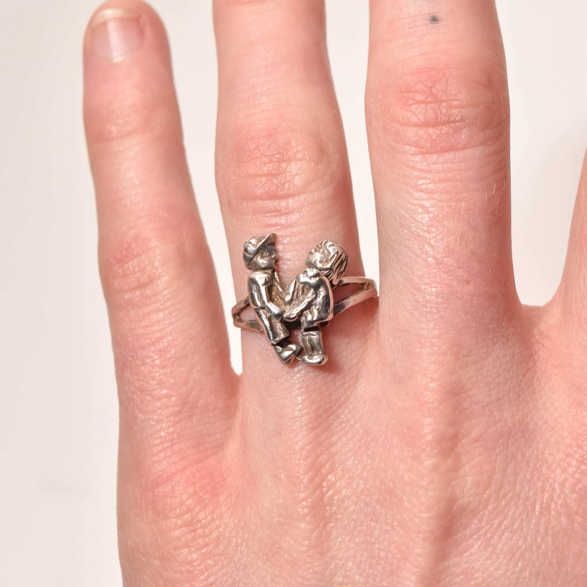Cute Sterling Silver Lovers Ring With Movable Figures, Boy Girl Couple, Valentines Day Gift, 7 1/4 US
