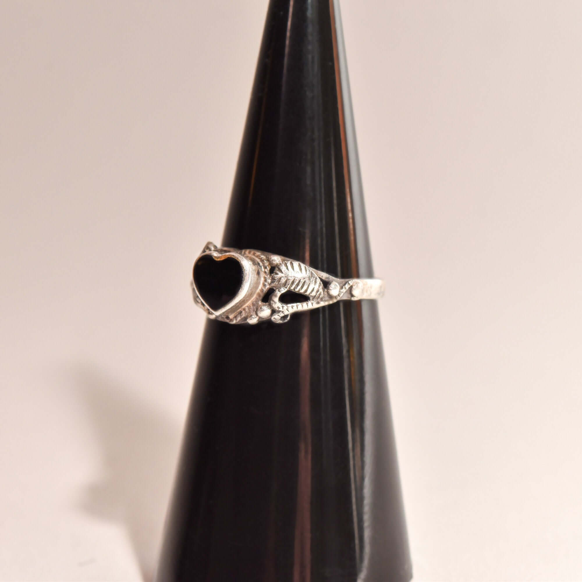 Dainty Sterling Silver Onyx Heart Ring W/ Leaf Motifs, Cute Stacking Ring, Valentines Day Gift, 5 3/4 US